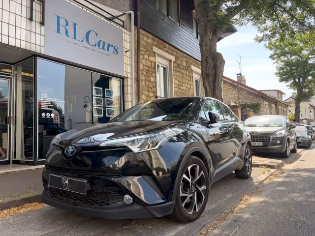 Toyota C-Hr 122h Graphic 2WD E-CVT MC19